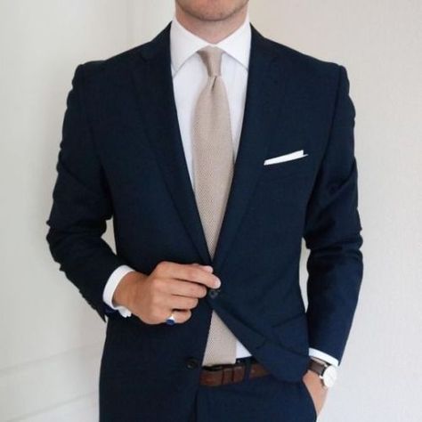 Navy suit, tan tie Costum Elegant, Modern Fit Suit, A Man In A Suit, Man In A Suit, Boyfriend Outfit, Mens Fashion Smart, Navy Suit, Fashion Suits For Men, Knit Tie