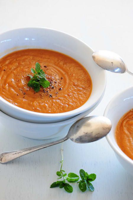 Raw Sweet Potato Soup Recipe: Light and Comforting - Organic Authority Red Curry Soup, Curried Sweet Potato Soup, Sweet Potato Oven, Raw Sweet Potato, Cilantro Recipes, Sweet Potato Soup Recipes, Roasted Red Pepper Soup, Curry Soup, Thai Cooking