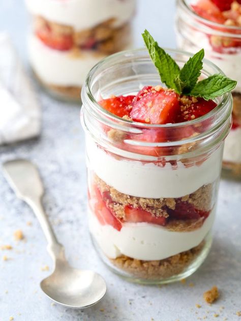 Strawberry Yogurt Parfaits with Graham Cracker Crumble - Completely Delicious Yogurt Whipped Cream, Strawberry Yogurt Parfait, Berry Yogurt Parfait, Graham Cracker Crumble, Yogurt Parfait Recipe, Whipped Yogurt, Yogurt Parfaits, Strawberry Parfait, Cheesecake Parfaits