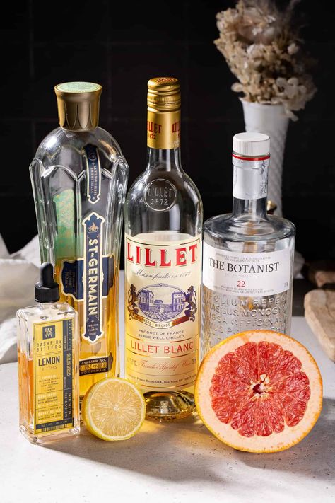 The French Blonde cocktail recipe is so delicious, and reportedly a favorite cocktail of Taylor Swift! Grapefruit juice and Lillet Blanc are the stars of this drink, and they go so well with elderflower liqueur, lemon and gin. This beauty of a cocktail is easy to make at home, but elegant enough for any fancy event! Perfect for a bachelorette party, hen night or even Valentine's Day cocktails! French Blonde Cocktail Recipe, Gin And Grapefruit, French Blonde, Grapefruit Drink, Day Cocktails, Fancy Event, Hen Night, Grapefruit Juice, Hens Night