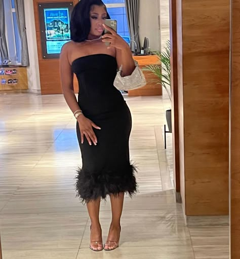 Grad Dresses Black Women, Black Girls Graduation Outfit, Graduation Guest Outfit Black Women, Black Graduation Dress Black Women, Graduation Dresses Black Women, Black Birthday Dress Classy, Black Graduation Outfit, Graduation Dress Black Women, Long Black Dress Outfit