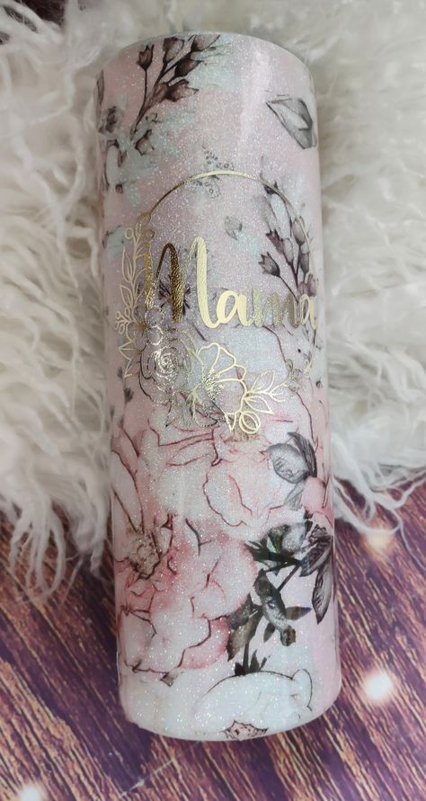 Floral Glitter Tumbler, Floral Epoxy Tumbler, Rose Tumbler Ideas, Floral Tumbler Cups, Wedding Tumblers Ideas, Custom Tumbler Ideas, Mod Podge Glitter, Resin Cups, Yeti Cup Designs