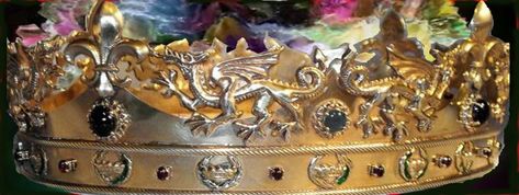 Dragon gold crown. Dragon Crown, Tiara Accessories, Dragon Bones, King's Crown, Dragons Crown, Tiara Headpieces, Princess Jewelry, Headpiece Jewelry, Vintage Princess