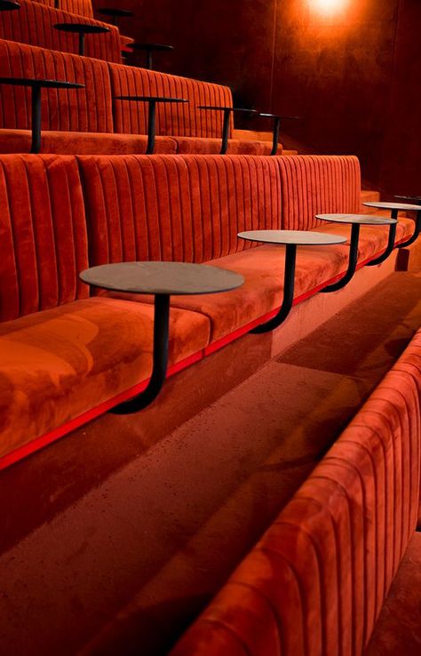 Cute Tables, Lisa Del Piero, Cinema Architecture, Auditorium Design, Home Theater Room Design, Theater Room Design, Cinema Design, Theatre Interior, Small Theatre