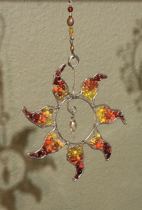 Diy Wire Wrapped Suncatchers, Beads And Wire Sun Catcher Diy, Bead And Wire Suncatchers Diy, Wire Wrap Suncatcher, Sun Wire Wrap, Wire Wrapped Suncatcher, Wire Suncatcher Diy, Beads And Wire Sun Catcher, Sun Catchers Diy Suncatchers