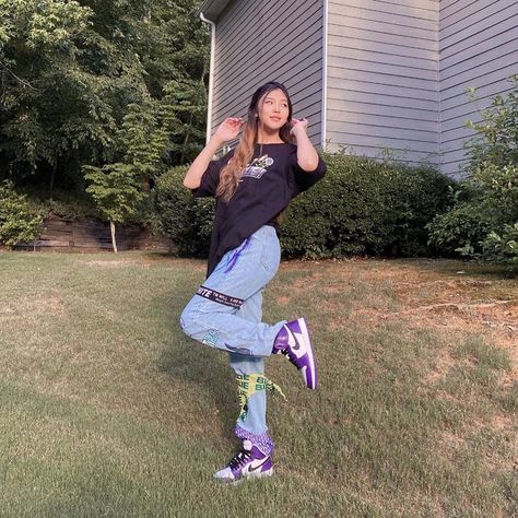 Purple Jordans, Baggy Clothes Aesthetic, Jordan Outfits Womens, Outfits Juvenil, Purple Outfits, Tomboy Style Outfits, Influencers Fashion, Streetwear Fashion Women, Cute Comfy Outfits