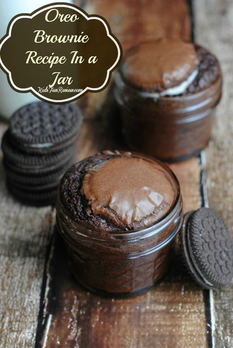 Oreo Jar, Jar Deserts, Oreos Brownies, Recipe In A Jar, Jar Cupcakes, Oreo Party, Mini Dessert Easy, Mason Jar Baking, Recipes Oreo