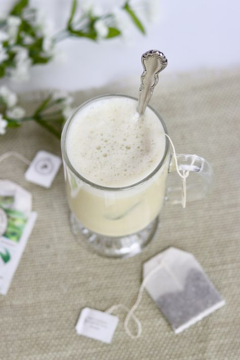 Peppermint Tea Latte • Cook up Love Peppermint Tea Latte, Peppermint Tea Recipe, Peppermint Tea Benefits, Love Recipe, Moon Milk, Tea Latte Recipe, Growing Mint, Drinking Chocolate, Caffeine Queen