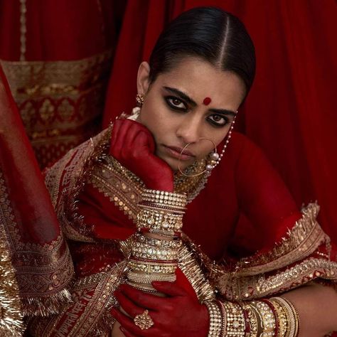 Sabyasachi Lehenga Cost, Sabyasachi Bridal, Indian Wedding Dresses, Sabyasachi Mukherjee, Sabyasachi Bride, Raw Silk Lehenga, Sabyasachi Jewellery, Indian Photoshoot, Red Lehenga