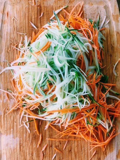 Vietnamese Cucumber And Carrot Salad, Thai Carrot Salad, Som Tam Salad, Som Tum, Thai Cucumber, Thai Cucumber Salad, Spicy Cucumber Salad, Thai Chili Pepper, Spicy Carrots