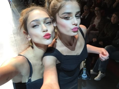 Models Backstage, Model Lifestyle, Model Inspo, Taylor Hill, Model Aesthetic, Milano Fashion Week, Miss Dior, Dolce E Gabbana, Models Off Duty