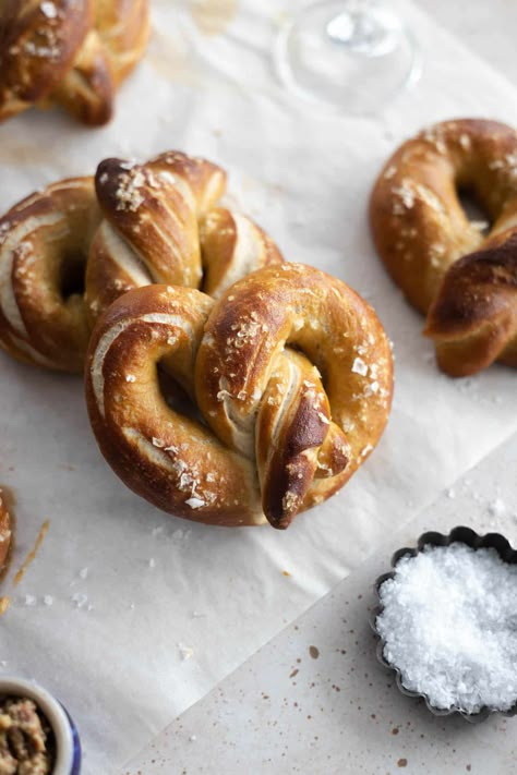 German Beer Soft Pretzels Easter Appetizer Recipes, Sourdough Pretzels, Easter Appetizer, Mini Recipes, Beer Pretzels, Beer Sauce, Easter Food Appetizers, Pretzel Recipe, Soft Pretzel Recipe