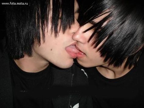 Emo Matching Pfp For 3, Boy X Girl Matching Pfp Icons, Scene Pfp Matching, Ivan Aesthetic, Emo Matching Icons, Scene Matching Pfp, Emo Boy 2000s, 2008 Nostalgia, Matching Pfp Emo