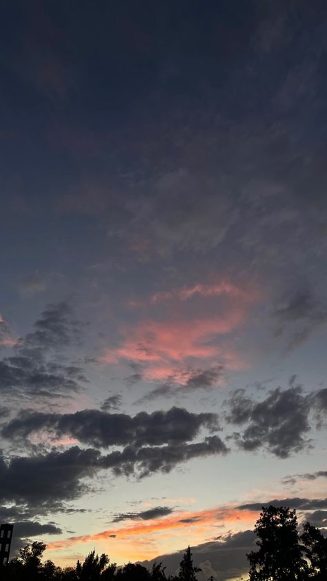 Clouds After Rain, Sky After Rain, Rainy Sky, After Rain, Rain Storm, Grey Skies, Pretty Sky, Simple Wallpapers, Sky Aesthetic