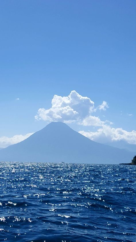 Lake Atitlan Guatemala. Dominican Wallpaper, Guatemala Wallpaper, Guatemala Aesthetic, Lake Atitlan Guatemala, Lake Atitlan, Au Pair, Travel Life, Pretty Wallpapers, Guatemala