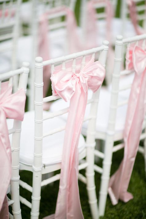 White Chiavari Chairs, Pink Graduation Party, Calistoga California, Lila Party, Wedding Ceremony Chairs, Blush Bridal Showers, Fest Temaer, Bridal Shower Balloons, Bow Baby Shower