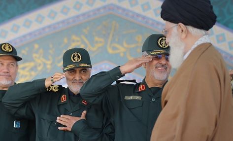 Ayatollah Khamenei, Supreme Leader Of Iran, Ali Khamenei, Qasem Soleimani, Russia News, Muslim Images, Shia Islam, Muslim Couple Photography, Muslim Pictures