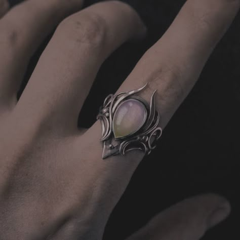 Magic Ring Aesthetic, Antique Silver Ring, Targaryen Rings, Elf Rings, Fantasy Jewelry Ring, Elvish Jewelry, Magic Jewelry, Medieval Rings, Diy Leather Bracelet