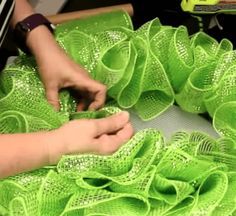 Green Christmas Wreaths Diy, Grinch Diy Wreath, Grinch Reef Ideas, How To Make A Deco Mesh Wreath Tutorials, How To Make A Grinch Wreath, The Grinch Wreath, How To Make A Wreath With Mesh, Grinch Mesh Wreath, Grinch Wreath Ideas