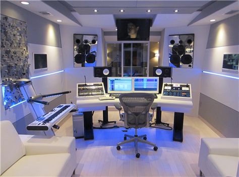 All white recording studio. Music Studio Room Design, Recording Studio Furniture, Studio Room Design, Music Studio Design, Recording Studio Setup, Home Studio Ideas, Home Music Rooms, Music Recording Studio, Sound Equipment