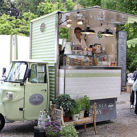 Foodtrucks Ideas, Mobile Cafe, Food Vans, Food Van, Meals On Wheels, Coffee Truck, Food Truck Design, Trailer Ideas, Coffee Carts