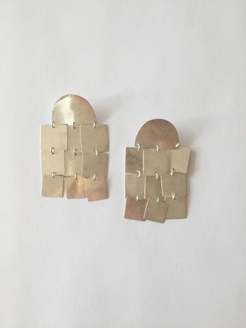 Annie Costello Brown Cubes Chandelier Earrings - All Annie Costello Brown, Silver Jewelry Diy, Secret Language, Trends Magazine, Contemporary Jewelry Design, Silver Jewelry Earrings, Silver Jewelry Design, Trendy Necklaces, Special Jewelry