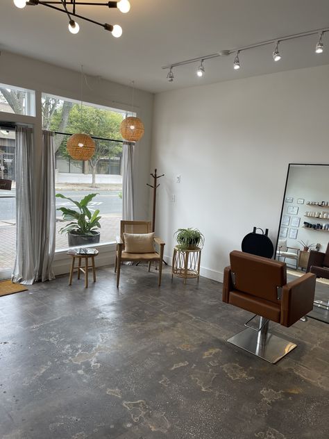 Calming, minimalist salon vibes. #salonvibes #salonplants #bohosalon #boho #bohochic #salondecor #saloninspo #minverabeauty #wonderwallhairco #pointpleasantsalon #pointpleasantnj #beachysalondecor Hair Salon Minimalist, Salon Retail Area, Small Salon Ideas, Vintage Salon Decor, Minimalist Salon, Point Pleasant Beach Nj, Photography Studio Decor, Small Salon, Point Pleasant Beach