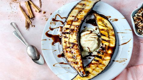 Grilled Plantains, Banana Foster Recipe, Bananas Recipe, Sundae Recipes, Grilled Bananas, Grilling Ideas, Clean Dessert, Grilled Fruit, Coconut Milk Recipes