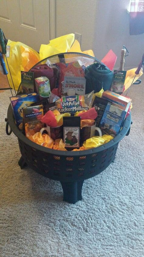 Silent Auction Gift Card Display Ideas, $100 Raffle Basket Ideas, Big Ticket Silent Auction Items, Ffa Buyers Gift Basket Ideas, Auction Theme Baskets, Social Prizes Silent Auction, Silent Auction Ideas Fundraising Events, Fire Pit Gift Basket, Church Basket