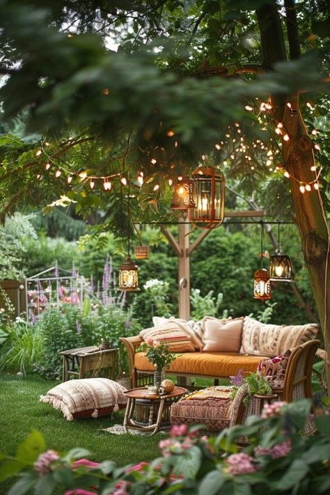 40 Boho Garden Ideas To Create Your Own Bohemian Paradise Bohemian Outdoor Spaces, Boho Garden Ideas, Boho Outdoor Space, Garden Dividers, Dreamy Backyard, Garden Gathering, Boho Garden Party, Spiral Garden, Bohemian Patio