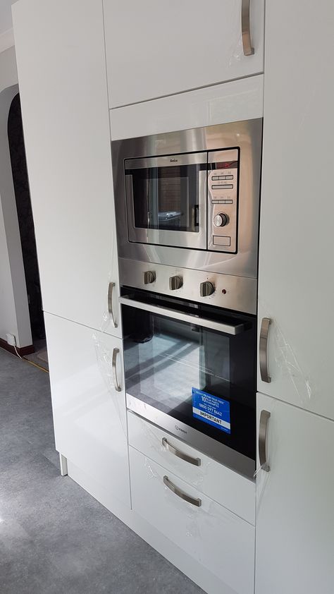 Single oven and built in Microwave . Built In Oven, Crockery Unit Design, Oven Design, Crockery Unit, Unit Design, Modern Kitchen Cabinet Design, Single Oven, Kitchen Size, Kitchen Oven