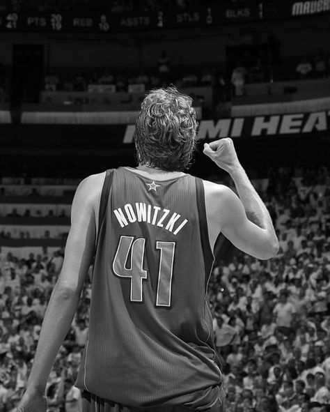 Dirk Nowitzki Dirk Nowitzki Tattoo, Dirk Nowitzki Aesthetic, Dirk Nowitzki Wallpaper, Nba Pics, Basketball Pics, Dallas Mavericks Basketball, Mavericks Basketball, Nba Basket, Texas Tattoos