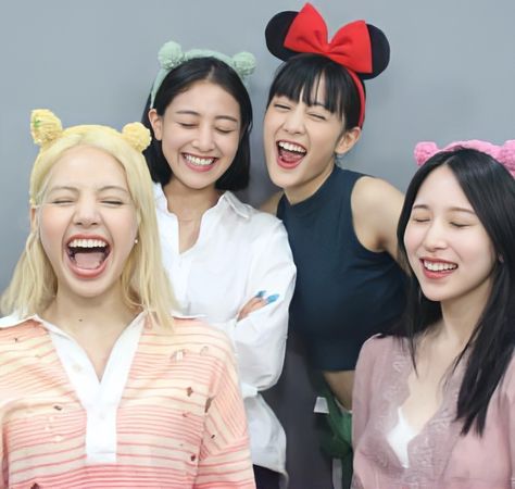 #kpop #friendship #kpopfriendship #blackpink #gidle #twice #jihyo #mina #lisa #minnie #girlgroup K Pop Funny, G-idle Minnie, G I Dle Minnie, Blackpink Twice, Girl Friendship, Lalisa Manobal, Blackpink Photos, Black Pink Kpop, Blackpink Fashion