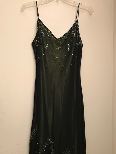 Dark Green Fairy Dress Dark Green Aesthetic Dress, Vintage Dark Green Dress, Dark Green Fairy Dress, Green 90s Prom Dress, Dark Green Dress Aesthetic, Vintage Dress Aesthetic, Green Dress Aesthetic, Green Fairy Dress, Fairy Dress Aesthetic