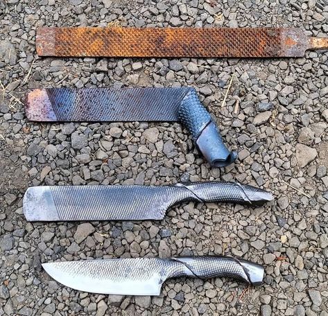 Diy Forge, Forging Knives, Knife Template, Handmade Chef Knife, Diy Knife, Pretty Knives, Blacksmith Projects, Forged Knife, The Horn