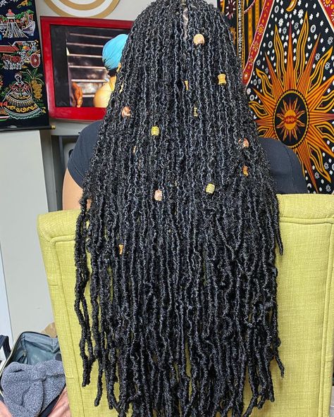 Stockbridge, Ga📍| Atlanta, Ga📍 on Instagram: “Waist length faux locs 🌿  Click the link in my bio to book!  #fauxlocs #fauxlocsatlanta #fauxlocsatl #locs #locstyles #locstylesforwomen…” Faux Loc, Protective Hairstyles For Natural Hair, Marley Hair, Crochet Short, Loc Styles, Ombre Color, Faux Locs, Black Girls Hairstyles, Protective Styles