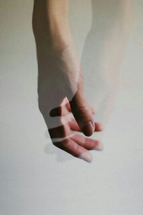 Image Couple, Hand Photography, Hand Reference, Conceptual Photography, Double Exposure, Photography Inspo, Vintage Aesthetic, Aesthetic Photo, Aesthetic Photography