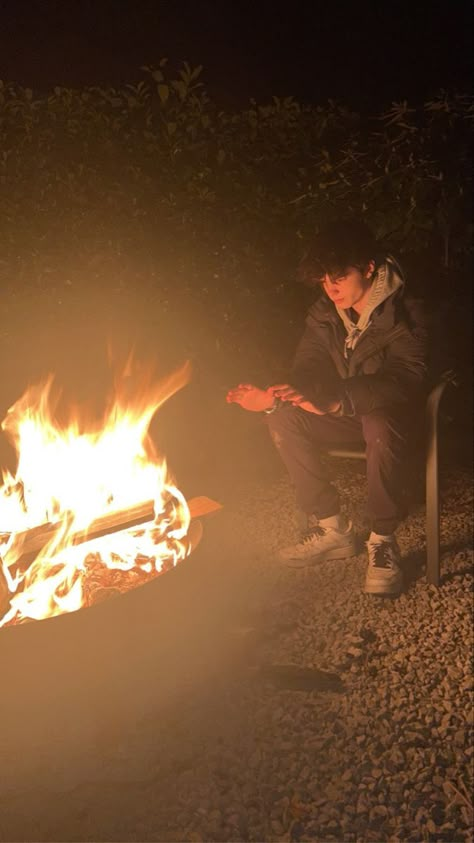 picture of boyfriend aesthetic Snuggling With Your Boyfriend Aesthetic, Bonfire With Boyfriend, Art Boyfriend Aesthetic, Soft Lovers Aesthetic, Shy Boyfriend Aesthetic, Nerd Couple Aesthetic, Boyfriend Asethic, Picture Of Boyfriend, Soft Boyfriend Aesthetic