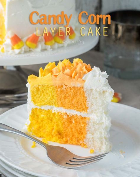 Candy Corn Layer Cake! The perfect dessert for your Halloween party! Orange Creamsicle Cake Recipe, Strawberry Cheesecake Trifle Recipe, Orange Creamsicle Cake, Orange Cream Cake, Cream Cheese Bars Recipe, Candy Corn Cake, Pudding Frosting, Lemon Cream Cheese Bars, Creamsicle Cake