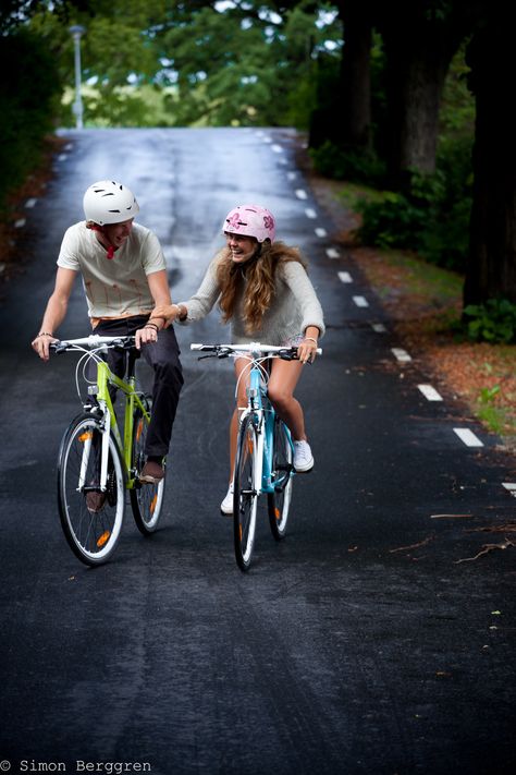 #closer_to_love #bicycle #couple #love Bicycle Aesthetic, Bmx Cycles, Cycle Photo, Small Pleasures, Riding Bikes, Couple Sketch, Cycle Ride, Wedding Photoshoot Poses, Riding Bike