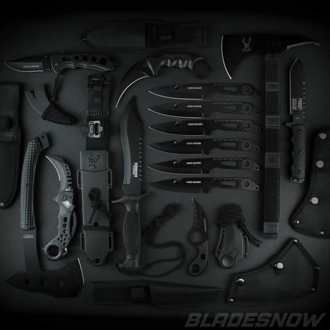 Knife Aesthetic, Pretty Knives, Tactical Gear Loadout, Cool Swords, Cool Knives, Zombie Apocalypse, Survival Skills, Tactical Gear, Black Aesthetic