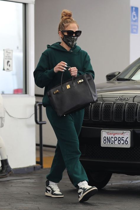 Green Sweatpants Outfit, Sweatsuit Outfits Women, Black Birkin Bag, Black Birkin, Sweatsuit Outfits, Hermes Birkin Bag, Sweatpants And Hoodie, Green Sweatpants, Sweatpants Outfit