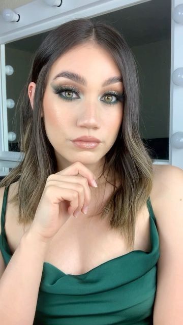 Makeup To Compliment Green Dress, Makeup Looks For Hunter Green Dress, Lip Colors For Green Dress, Make Up For Green Gown, Makeup For A Green Outfit, Eyeshadow For Green Outfit, Pop Of Green Makeup, Green Dress And Makeup, Make Up For Green Dress Wedding