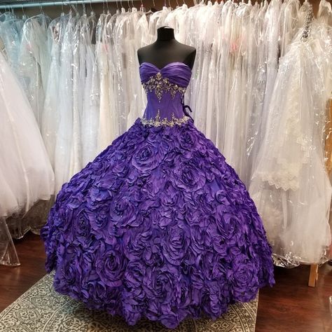 Purple Rose Dress, Dark Purple Quinceanera Dresses, Plum Wedding Dresses, Royal Purple Wedding, Champagne Quinceanera Dresses, Purple Quince, Purple Quinceanera Dresses, Quinceanera Themes Dresses, Prom Dresses Off The Shoulder