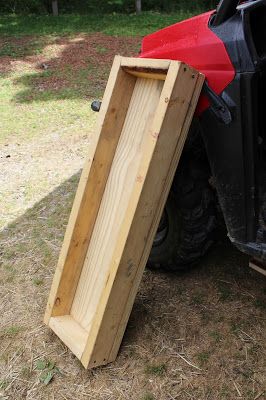 Easy to build hog trough, homemade pig feeder.  Directions on building a livestock feeder. Pig Feed Trough Ideas, Pig Trough Ideas, Diy Pig Trough, Pig Feeders Diy Ideas, 4h Pigs, Hog Feeder, Pig Trough, Feeder Cattle, Kunekune Pigs