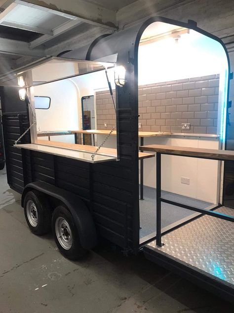 Horse Trailer Coffee Cart, Interior Food Truck Design, Mobile Bar Trailer Ideas, Mobile Bartending Trailer, Horse Trailer Coffee Shop, Trailer Bar Ideas, Drink Trailer Ideas, Trailer Restaurant, Small Food Trailer