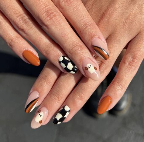 halloween nails, halloween nails acrylic, nail art, nail ideas, orange nail art, orange nail art designs, orange nail art Neutral Nail Art Designs, Orange Nail Art, Birthday Nail Designs, Groovy Halloween, October Nails, Seasonal Nails, Classy Acrylic Nails, Glamorous Nails, Nails Halloween