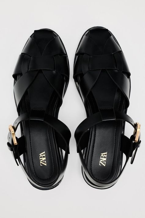 Capsule Shoes, Fisherman Sandals Women, Leather Slippers For Men, Zara Sandals, Loafers Outfit, Zara Australia, Two Step, Slippers For Men, Shoe Wishlist