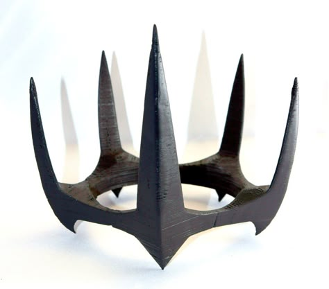 Does CGPS own a 3D printer? Anyone know? This site offers 3D print downloads that we can print ourselves. Love this crown for Aeetes Spiky Crown, Fantasy Crown, Crown Drawing, Gothic Crown, Crown Aesthetic, Black Crown, Spooky Designs, Kings Crown, Cosplay Diy