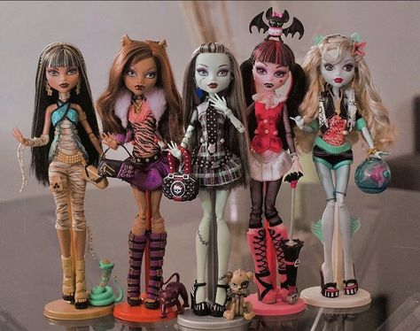 Monster High Dollhouse, Arte Monster High, Monster High Pictures, Moster High, Custom Monster High Dolls, Love Monster, Monster High Art, Monster High Characters, Monster Dolls